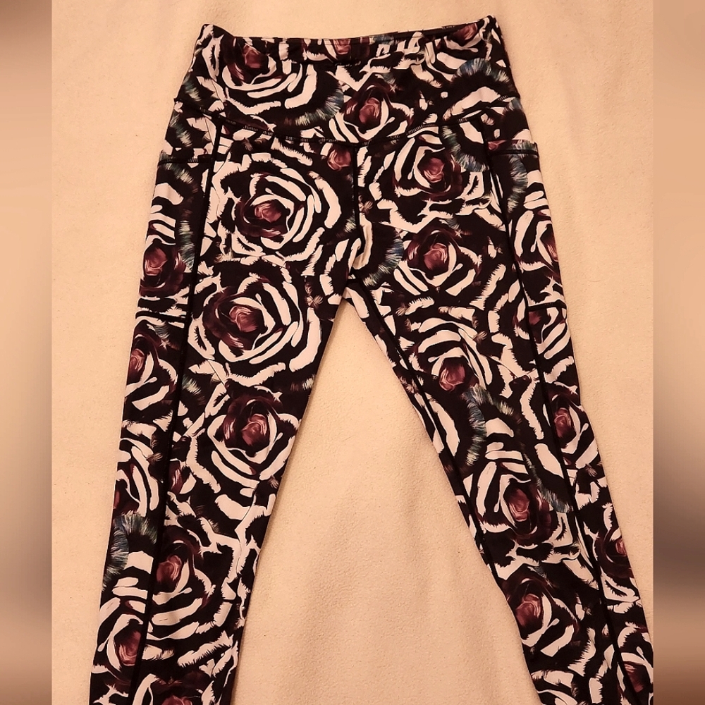 CVG Petal Capri Leggings